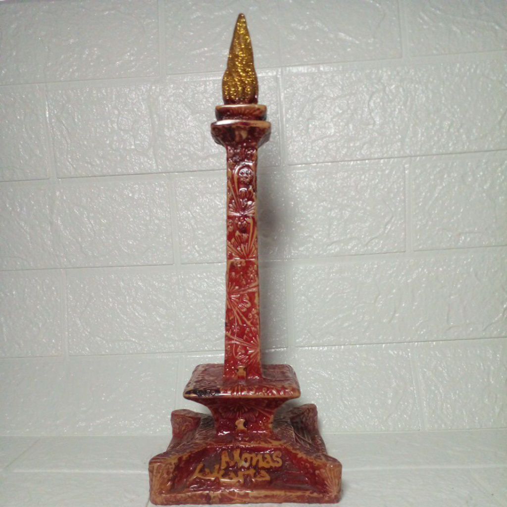 Miniatur Monas Souvenir Jakarta Oleh-Oleh Jakarta Tugu Monas Motif Etnik Souvenir Pajangan Keramik