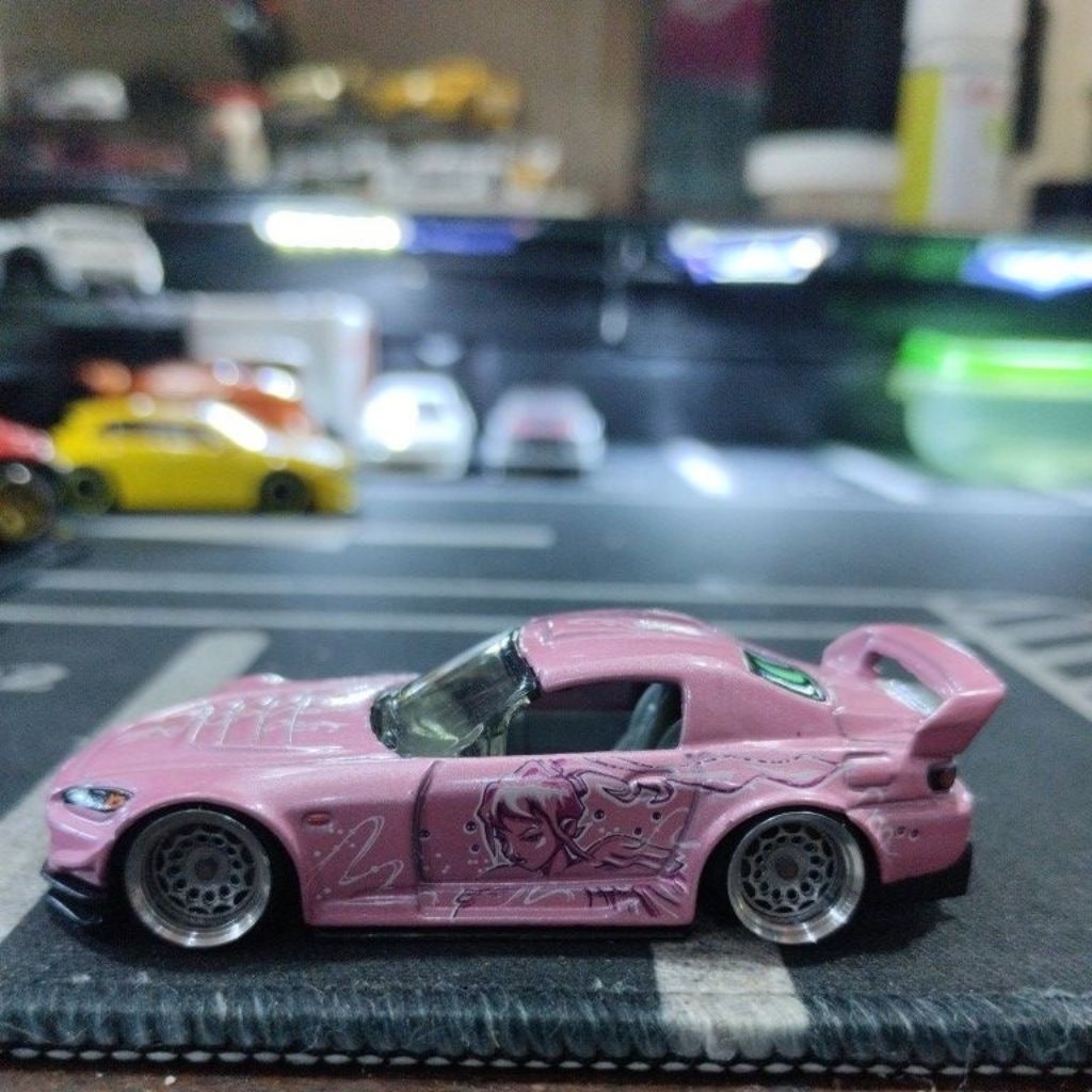HOT WHEELS HONDA S2000 SUKI PINK WAVE WITH CHISAI