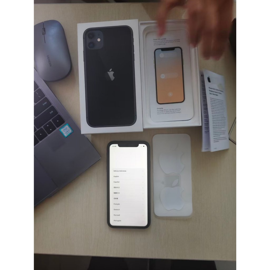 [Ponsel bekas]  Apple11 4/128GB Black  Termasuk casing ponsel (Like New)