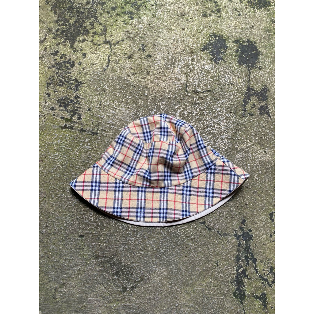 bucket hat motif burberry