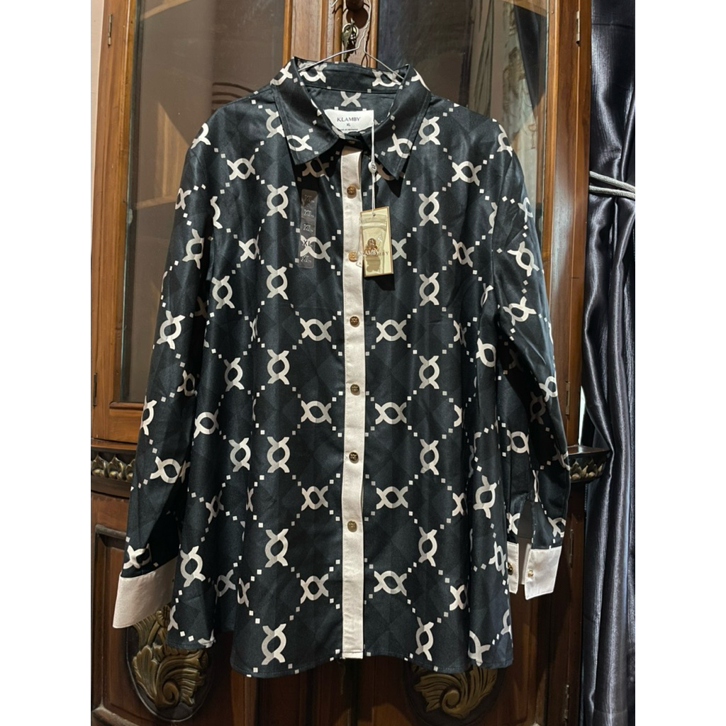 WearingKlamby Calya black