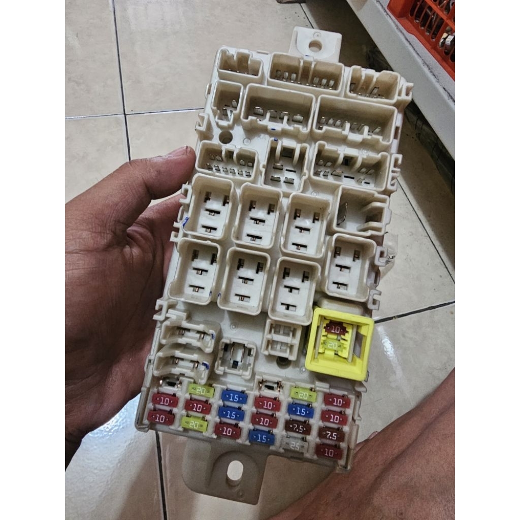FUSE BOX SEKRING ALL NEW PAJERO SPORT ORIGINAL