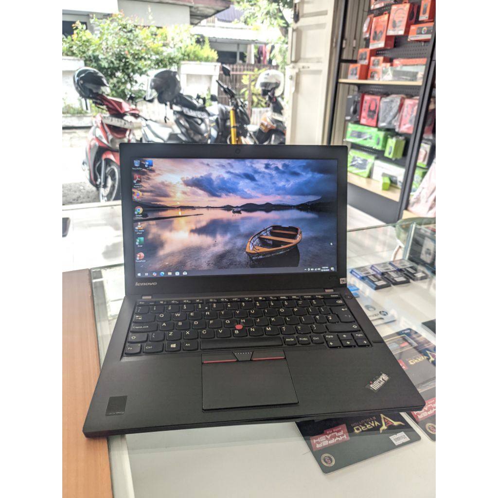 LENOVO THINKPAD X250 | I5 GEN 5 | RAM 8 GB | SSD 256 GB
