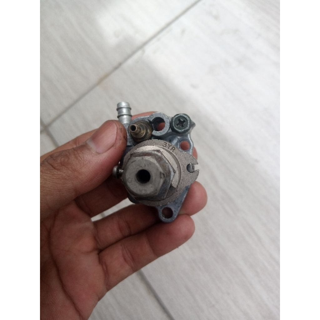 sambungan depan set pompa oli yamaha fizr original kode 3yr