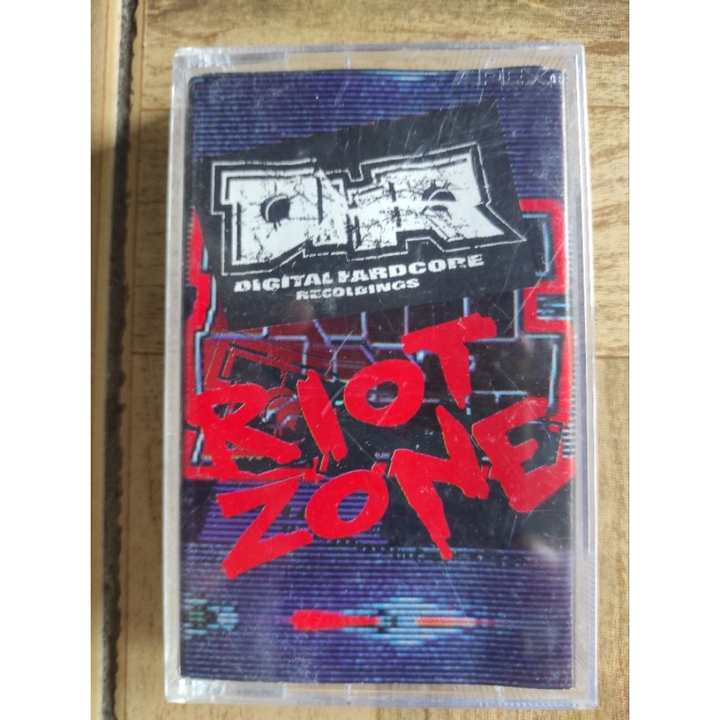 kaset pita RIOT ZONE
