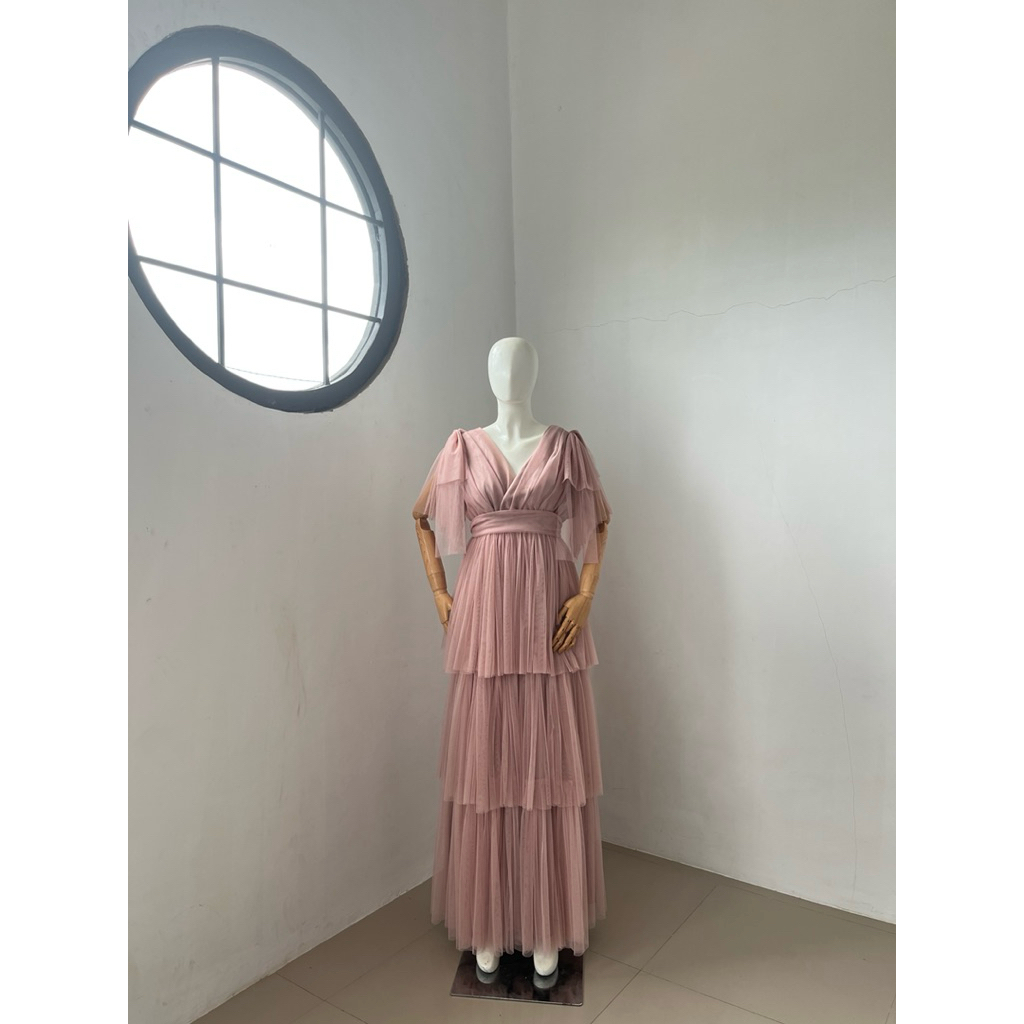 FOR RENT ATAU DISEWAKAN GAUN MATERNITY GAUN PREWED