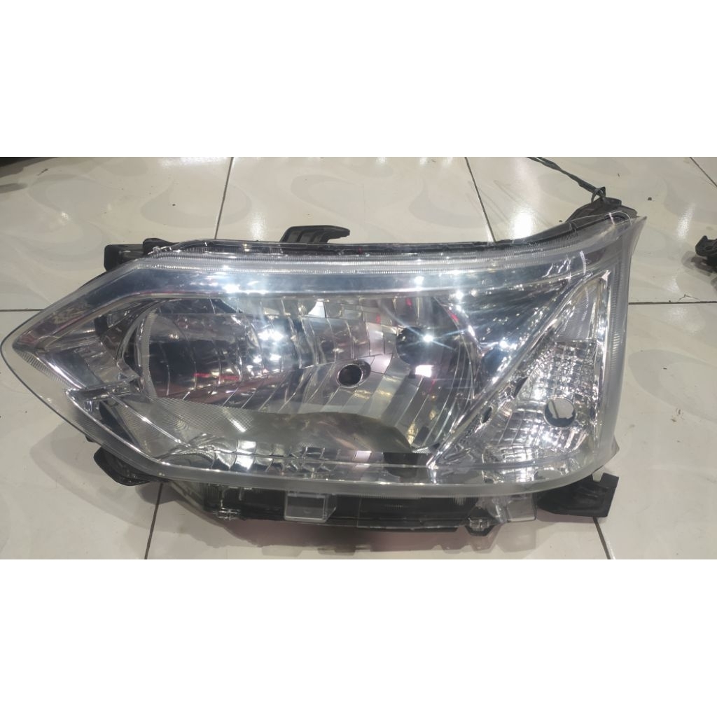Headlamp avanza-xenia 2015-2019