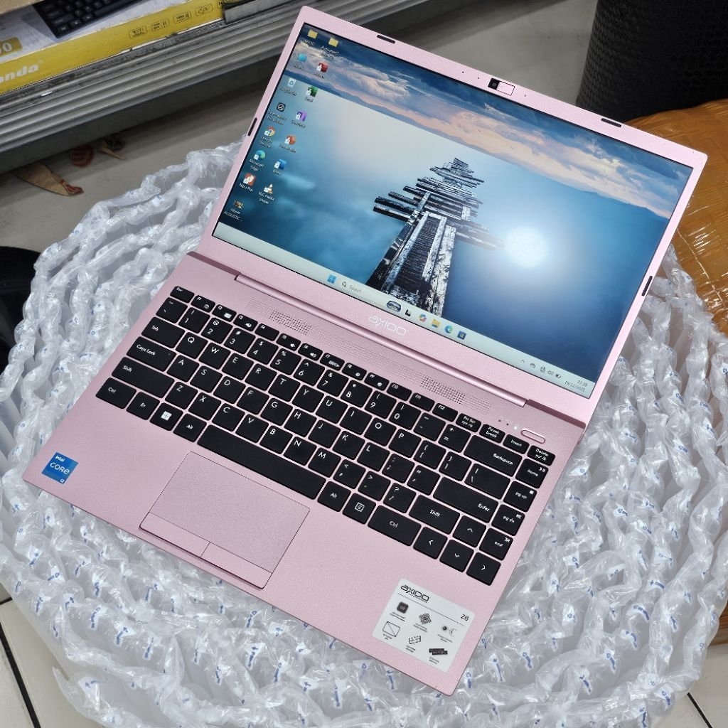 Laptop Axioo MyBook Z6 Intel Core i3-1215U RAM 8GB SSD 256GB Warna Pink warna Ping