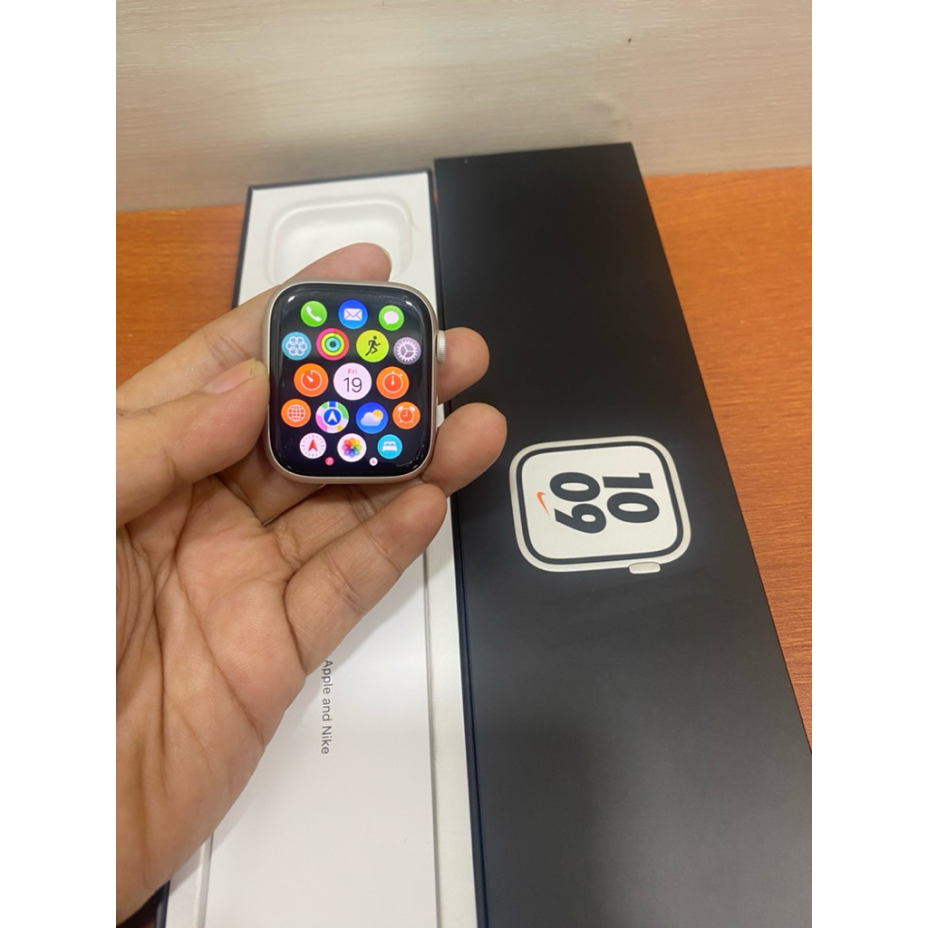 Apple Watch Nike Series 7 45mm