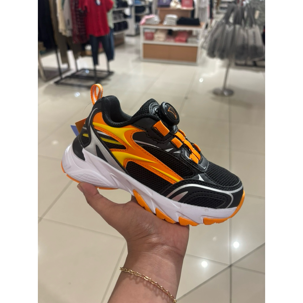 Sepatu Sneakers jackson kids