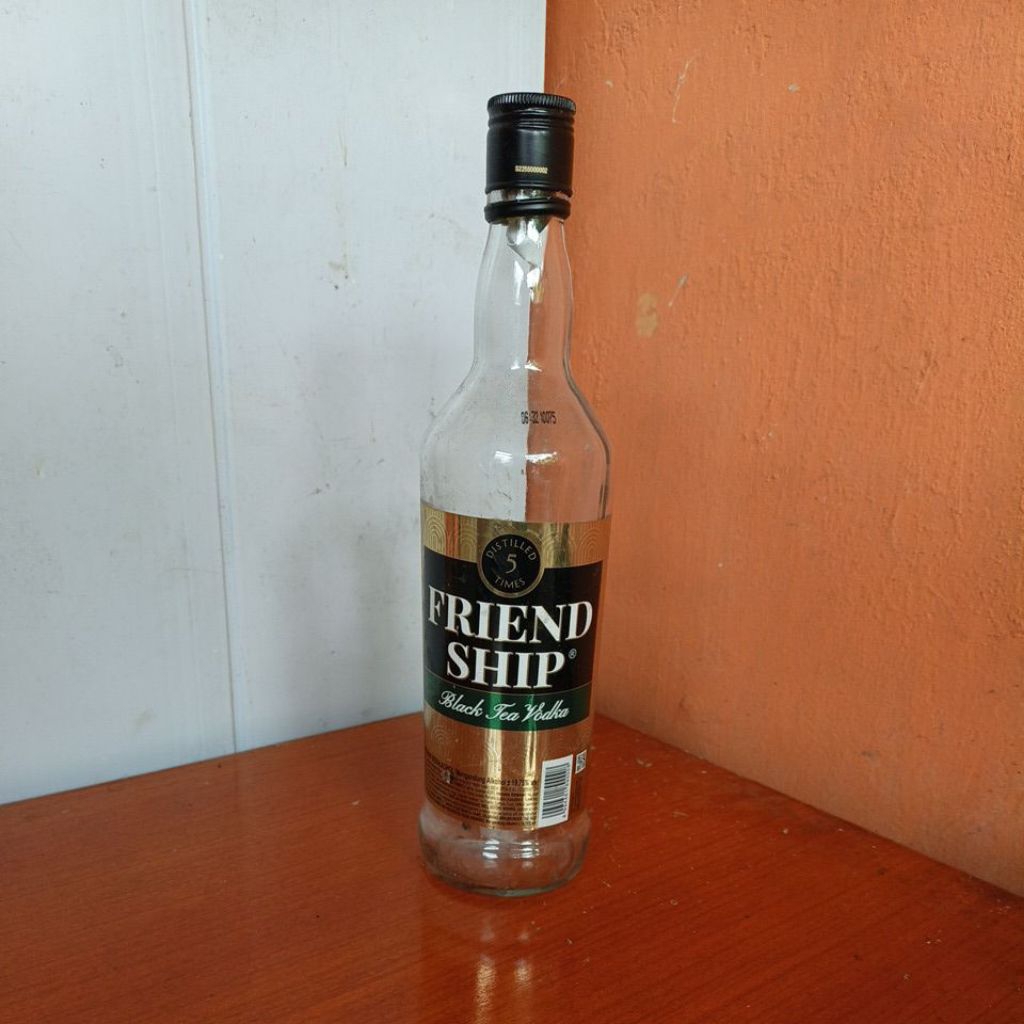 Botol Vodka kaca "FRIENDSHIP Black Tea"