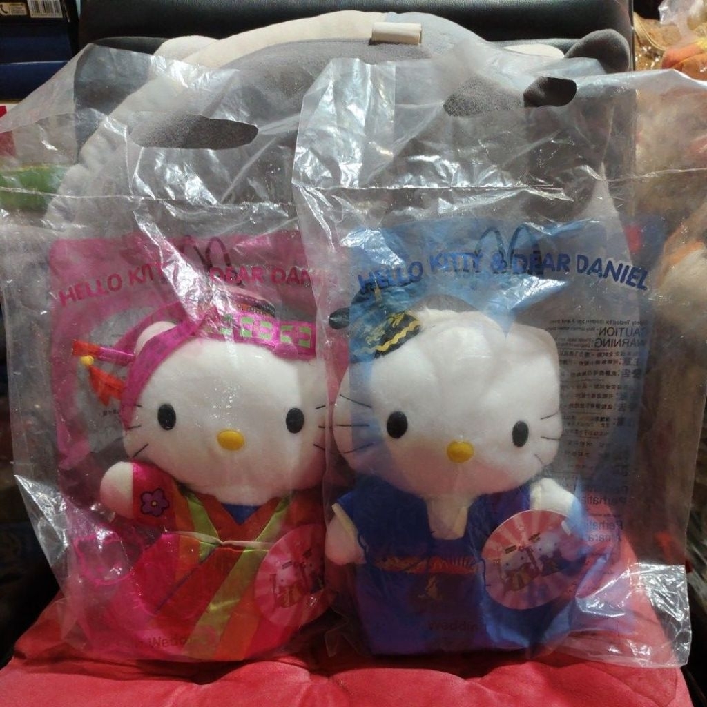 boneka hello kitty couple mcd kostum korea wedding segel ori