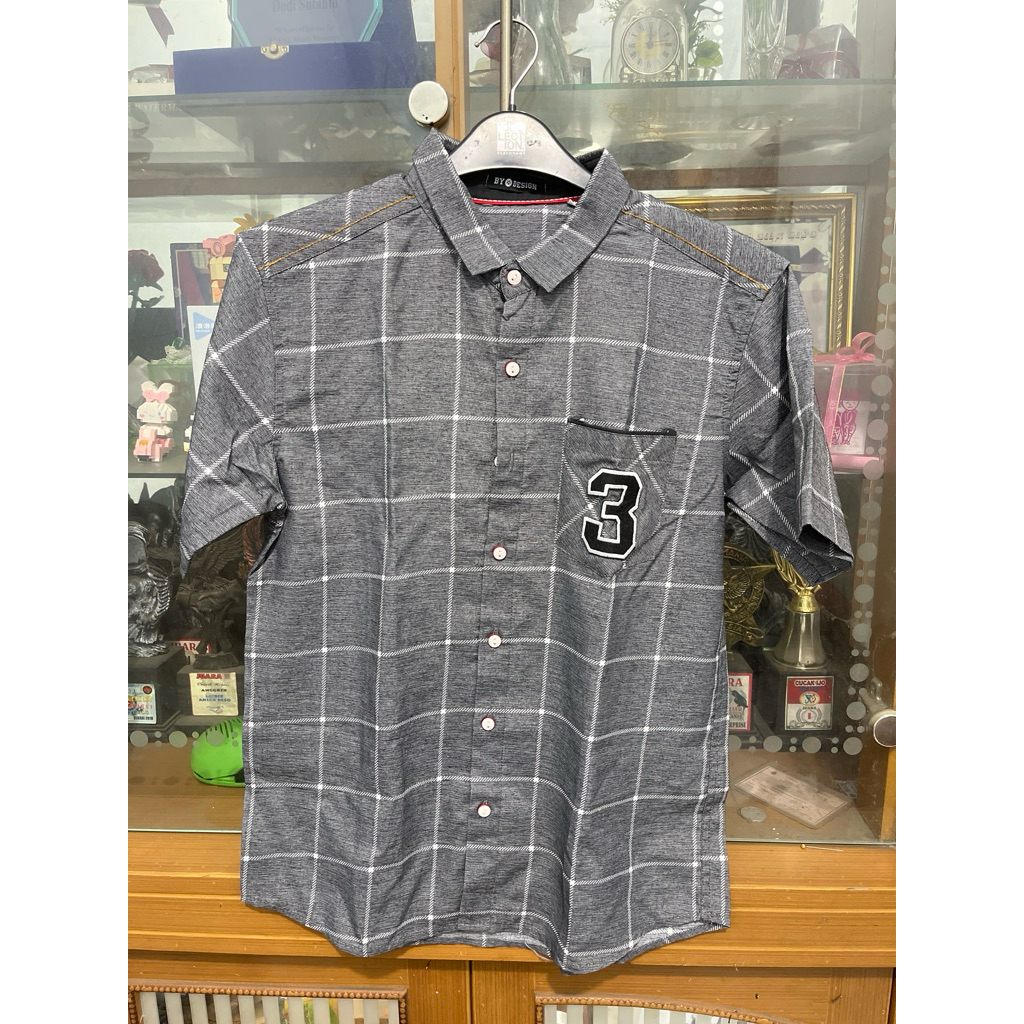 Kemeja Anak Tanggung Cowo Lengan Pendek (Merk By design)