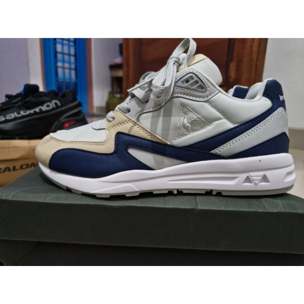 Sepatu sneaker branded le Coq Sportif