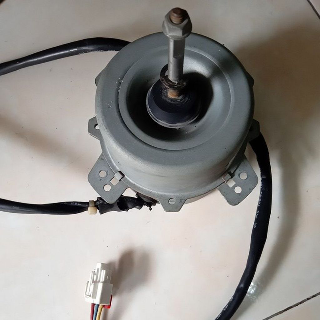 motor fan outdoor AC Merk LG inverter