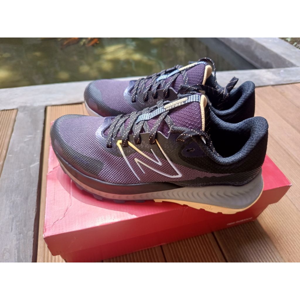 sepatu wanita trail running new balance