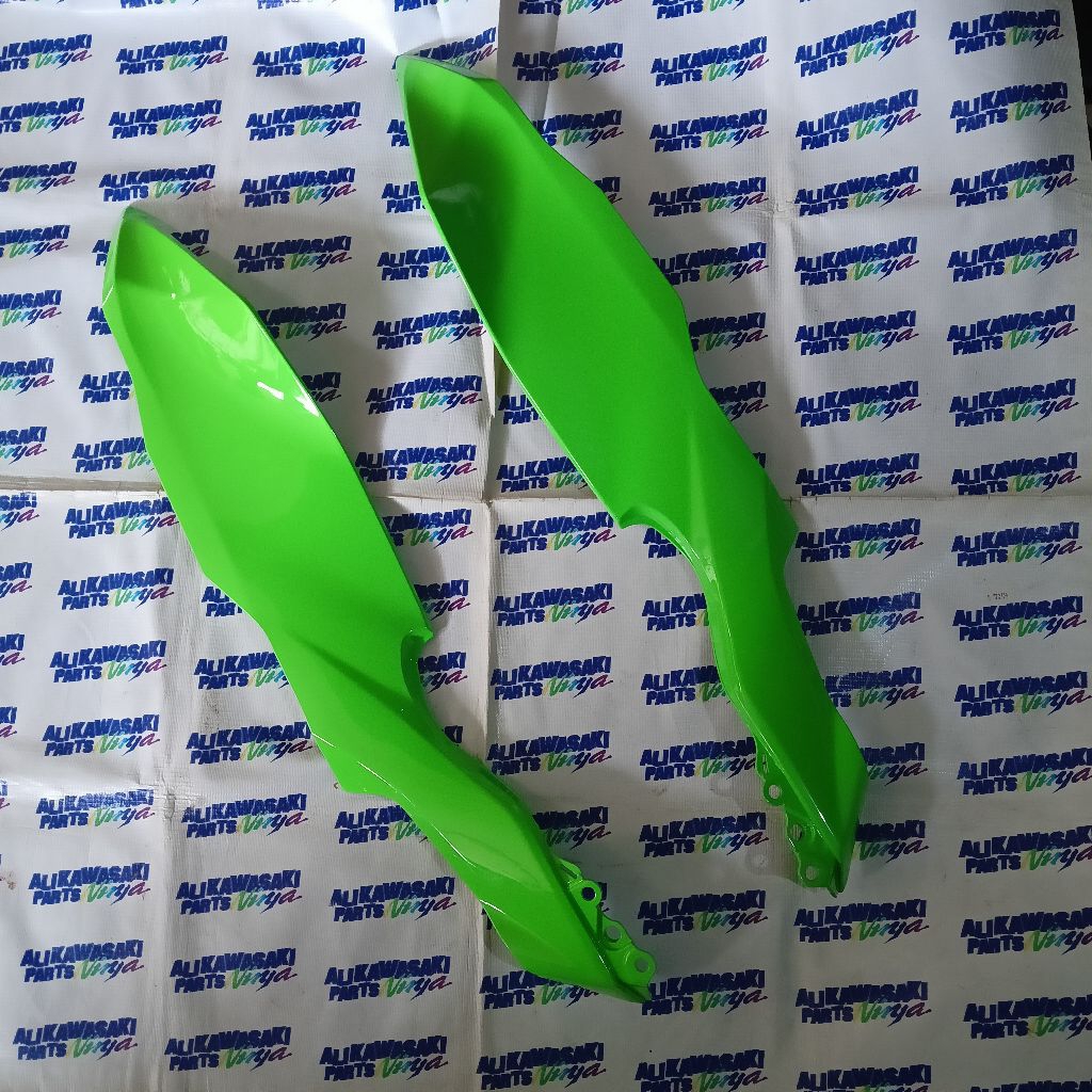 COVER TENGKI SAYAP TENGKI BODY SAMPING FAIRING SAMPING NINJA RR MONO Z250 SL NINJA ZSL HIJAU ORIGINA