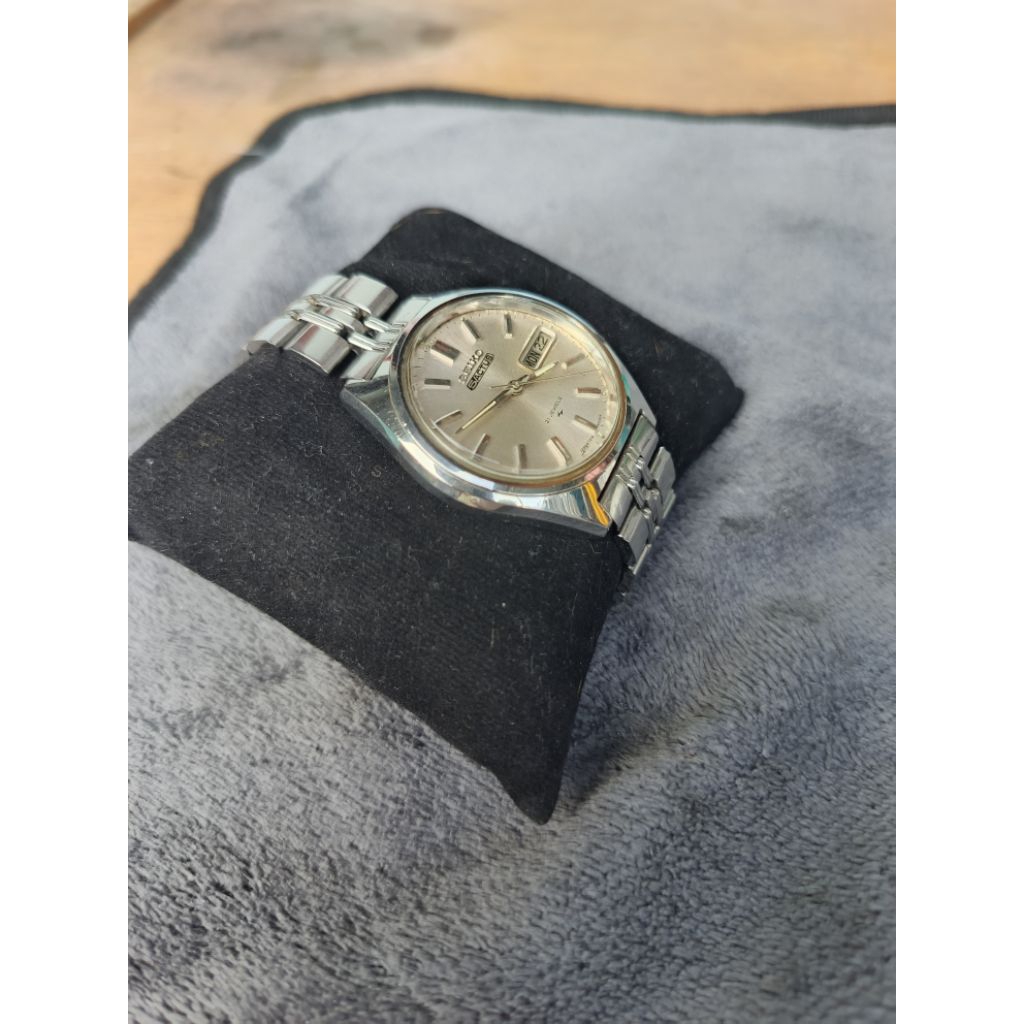 Seiko 5 Actus 7019 , silver salmon Dial