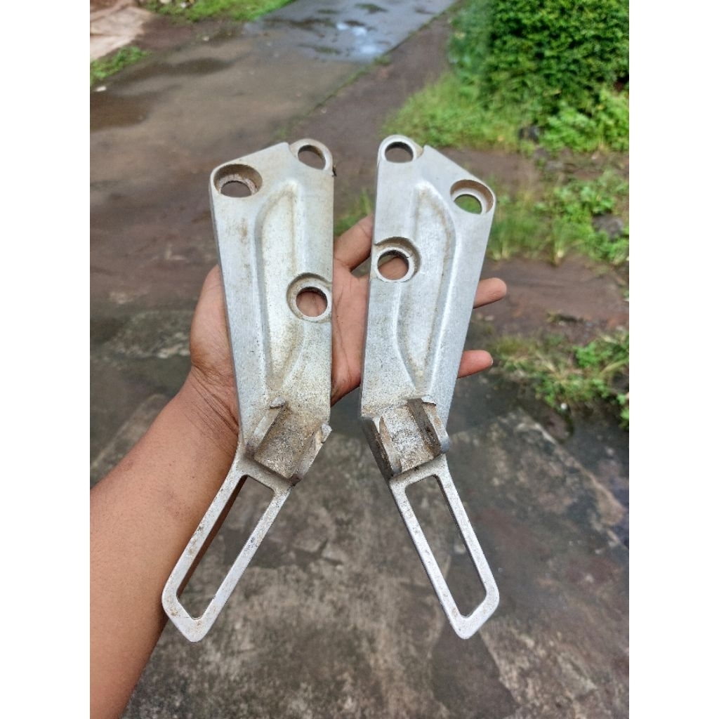 Postep Footstep Belakang Supra X 100 Supra Lama Original