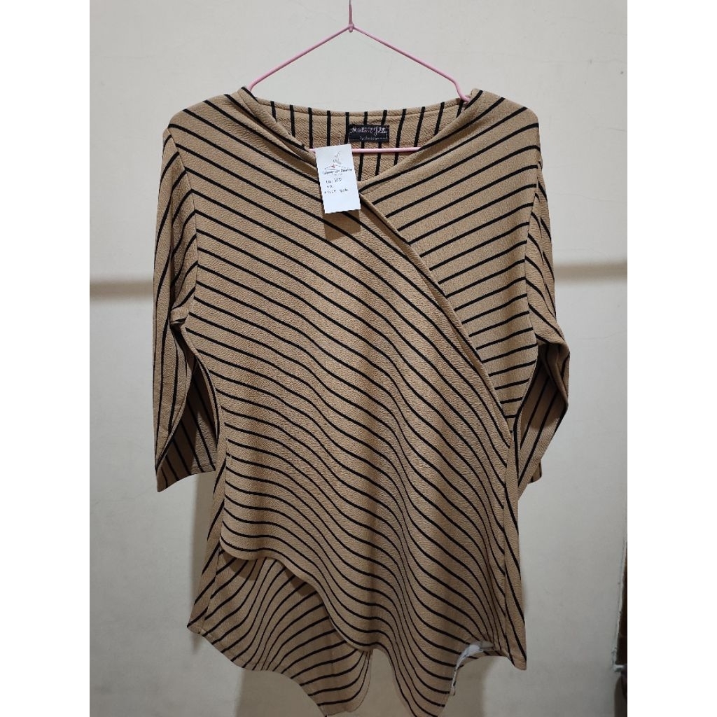 Atasan wanita/blouse/tunik garis preloved