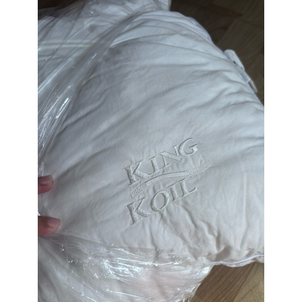 Bantal (Pillow) King Koil Ex Hotel Berbintang Empuk dan Nyaman