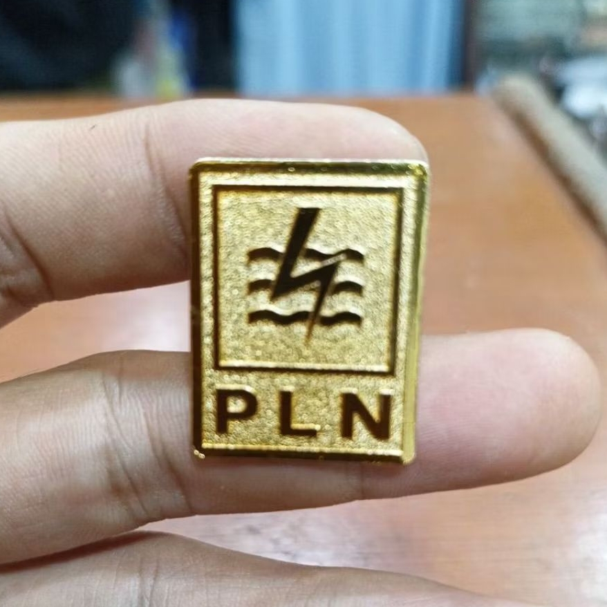 PIN PLN / LENCANA PLN