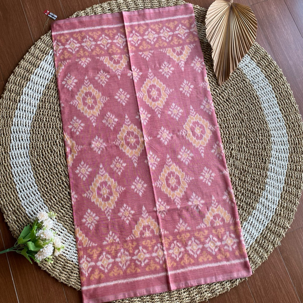 KAIN TENUN ENDEK KHAS BALI MOTIF PATRA DUSTY PINK DOUBLE IKAT GRINGSING
