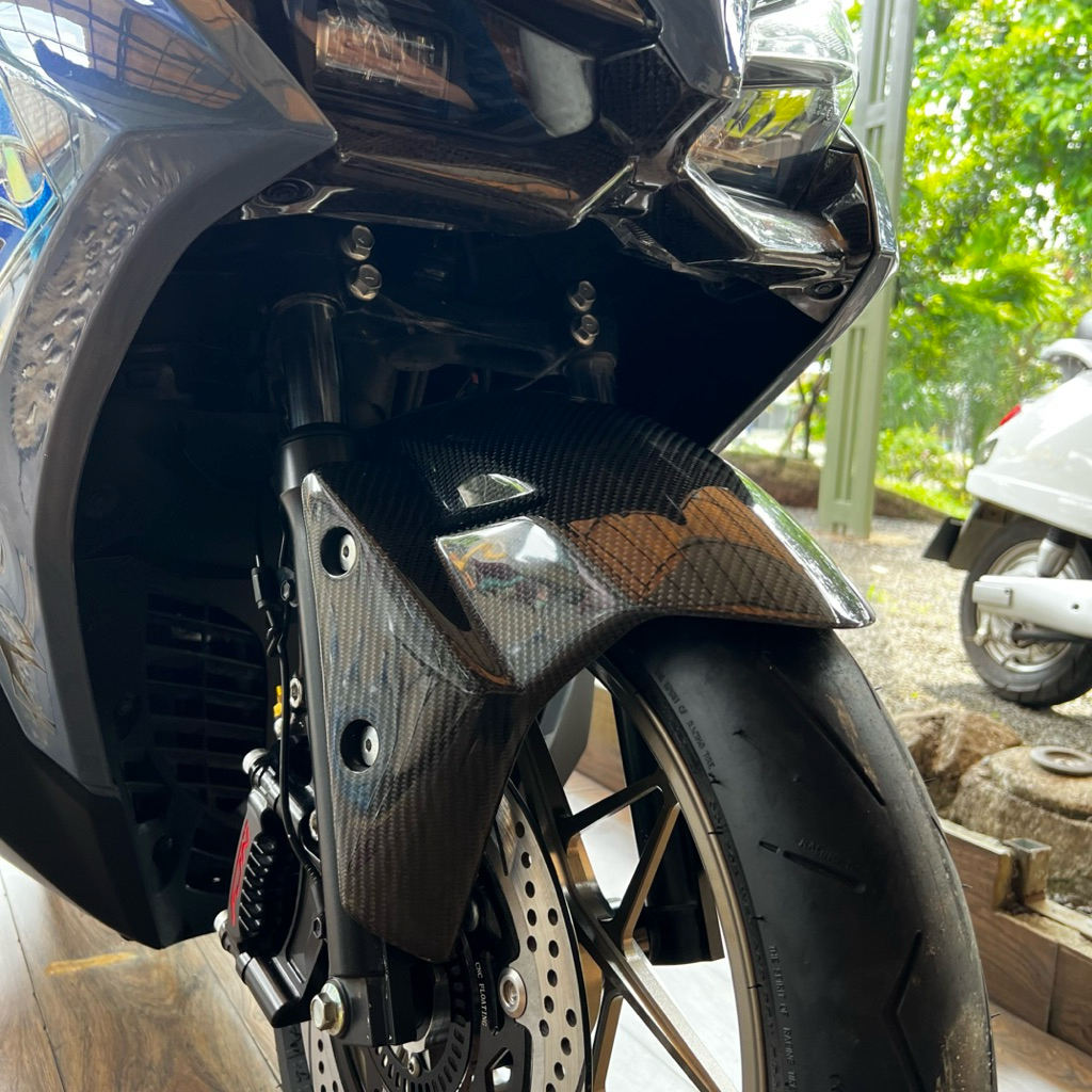 Spakbor depan custom aerox alpha carbon kevlar asli