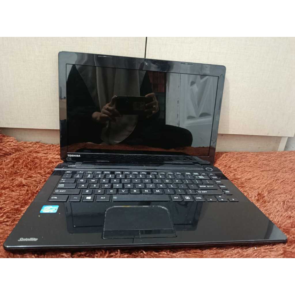 Laptop Toshiba satellite   C40-A     Windows 7 Ultimate 32-bit   Processor Intel core i3-2348M 2.3GH