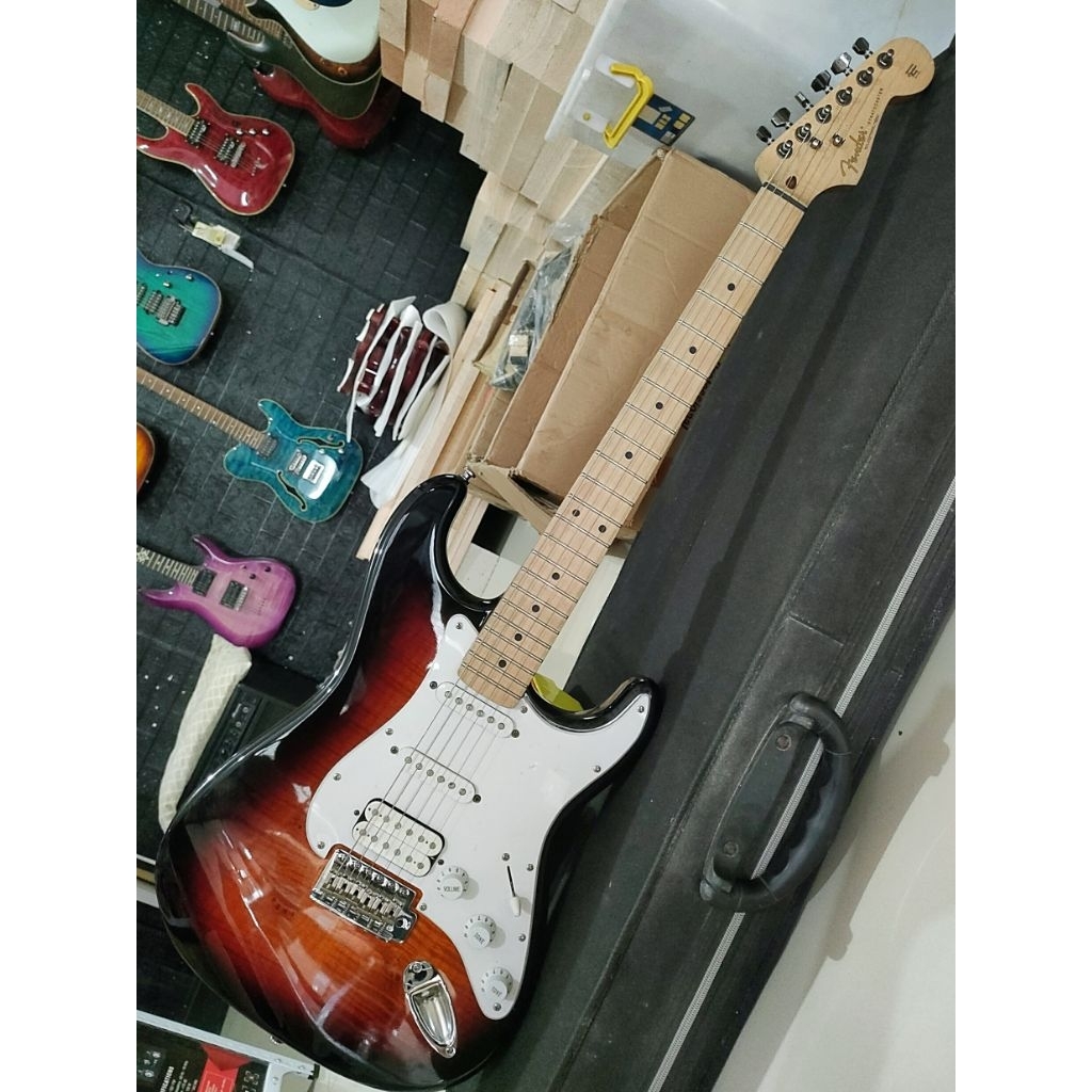 Gitar Fender Stratocaster sunbrust Flame maple top