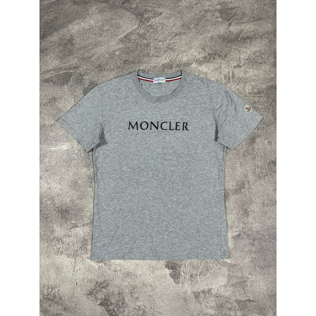 moncl3r script logo tee