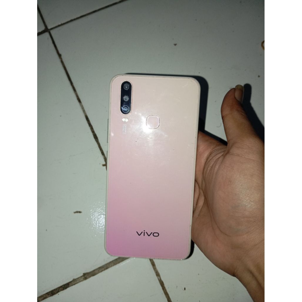 vivo y17 ram 6/128 minus