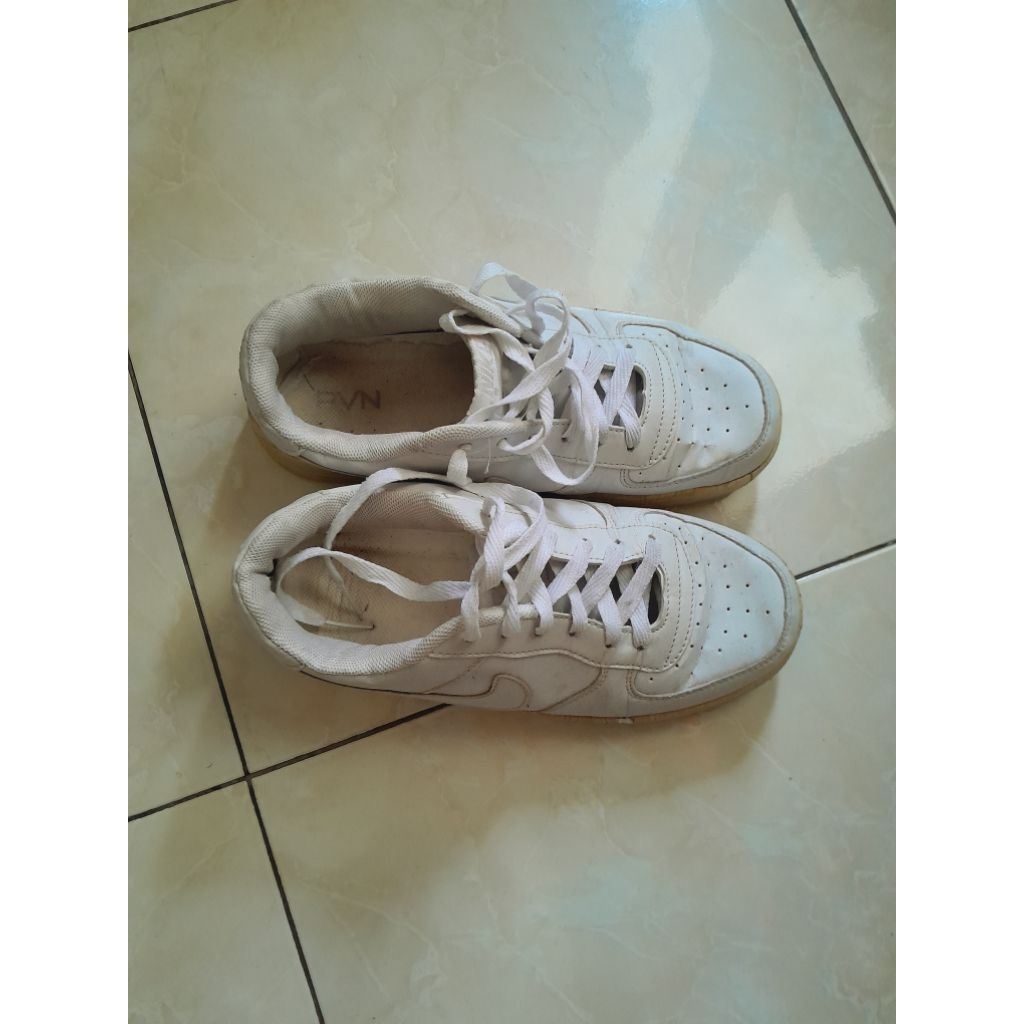 Sepatu ukuran 37 NO BOX FREE BODY SCRUB VIVA 40%