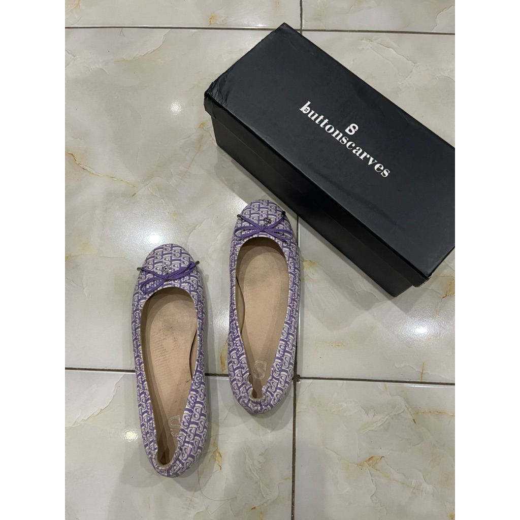 PRELOVED SHOES BUTTONSCARVES (HARGA NET)