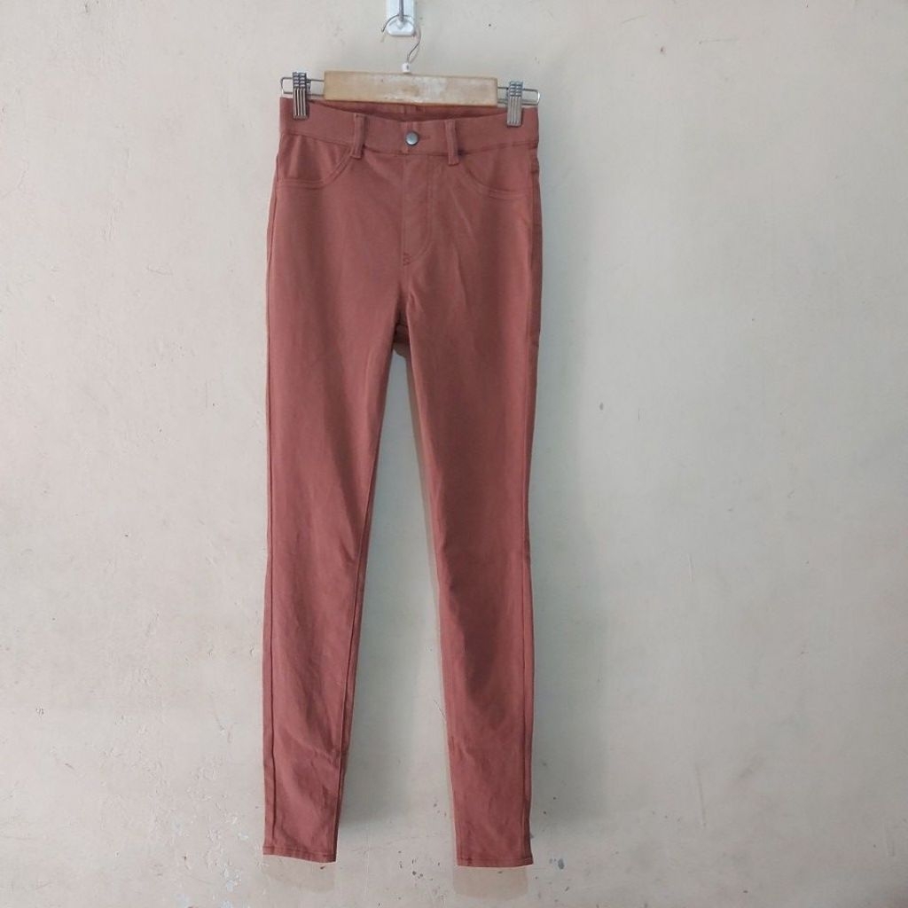 SALE Celana legging panjang Heattech UNI*S