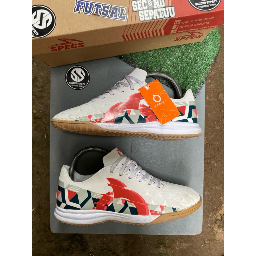 sepatu ortuseight futsal size 39