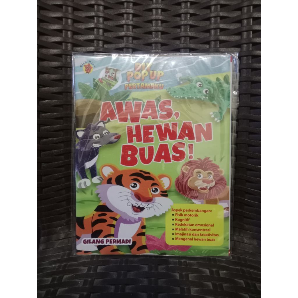 BUKU DIY POP UP PERTAMAKU AWAS HEWAN BUAS