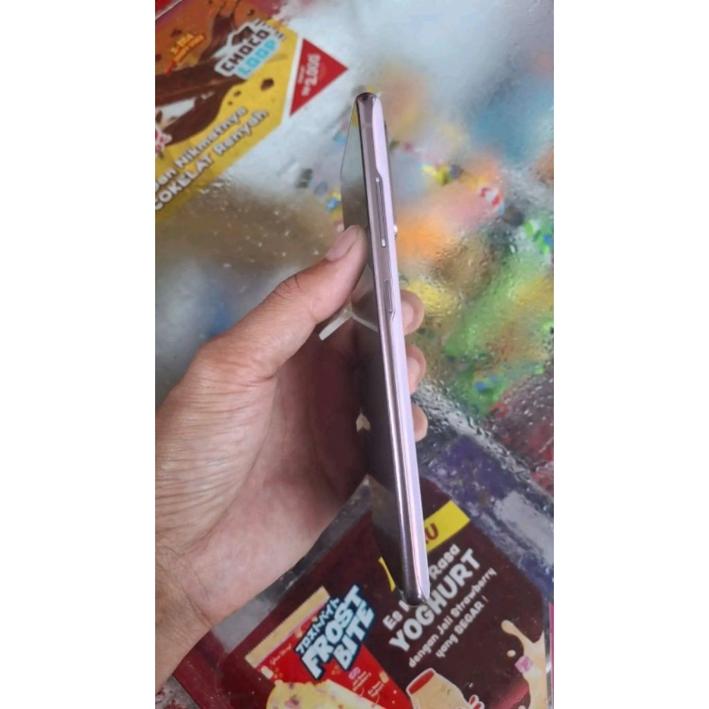 Samsung s20fe interVersi snapdragon 865:ram8/256  :kel csn ory  :Minus:retak 2 helay sama shadow ico