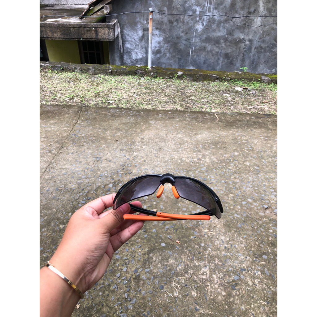 KACAMATA SAFETY KRISBOW PESANAN