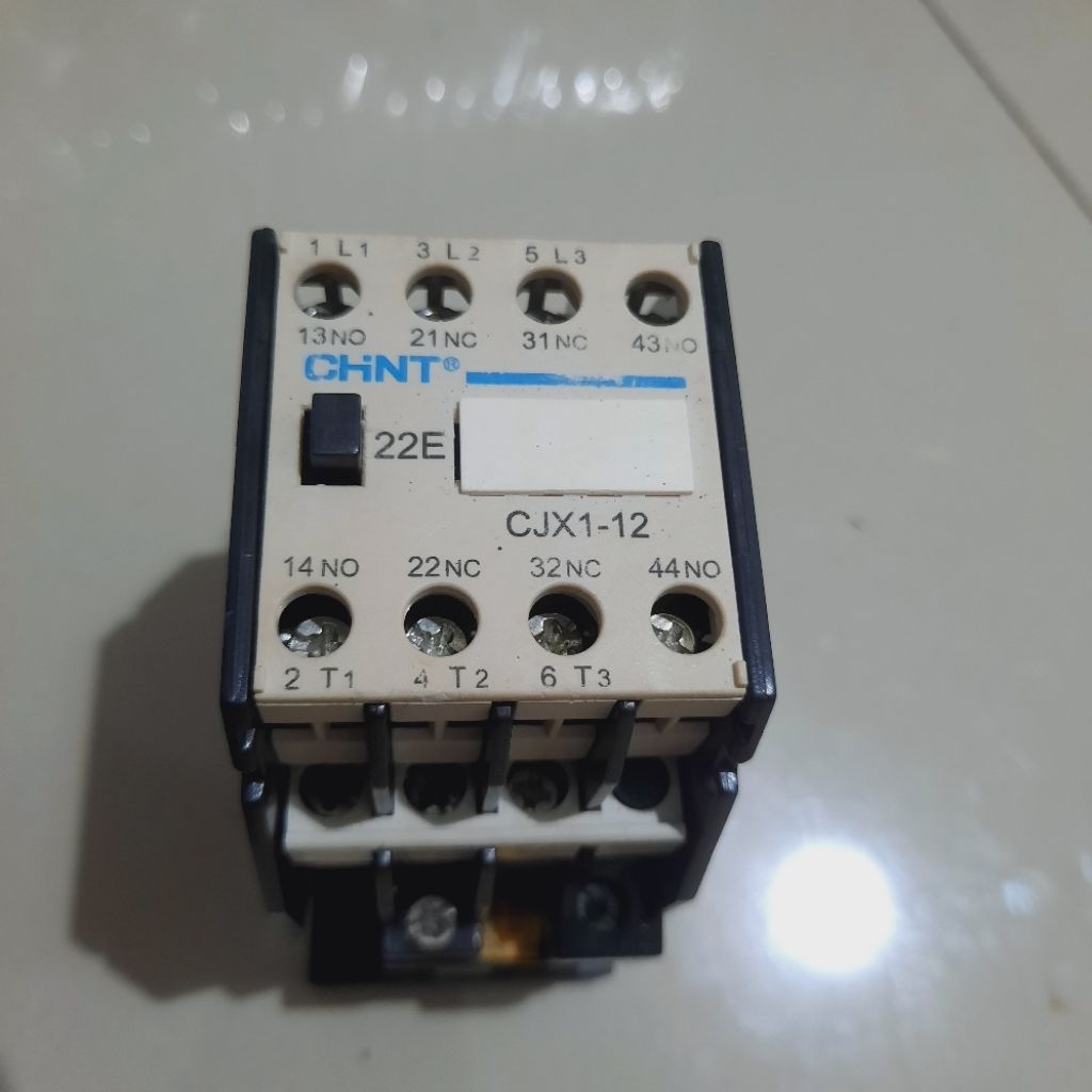 KONTAKTOR CHINT CJX1-12/22 kontaktor chint cjx1-12 22  2no 2nc 3p