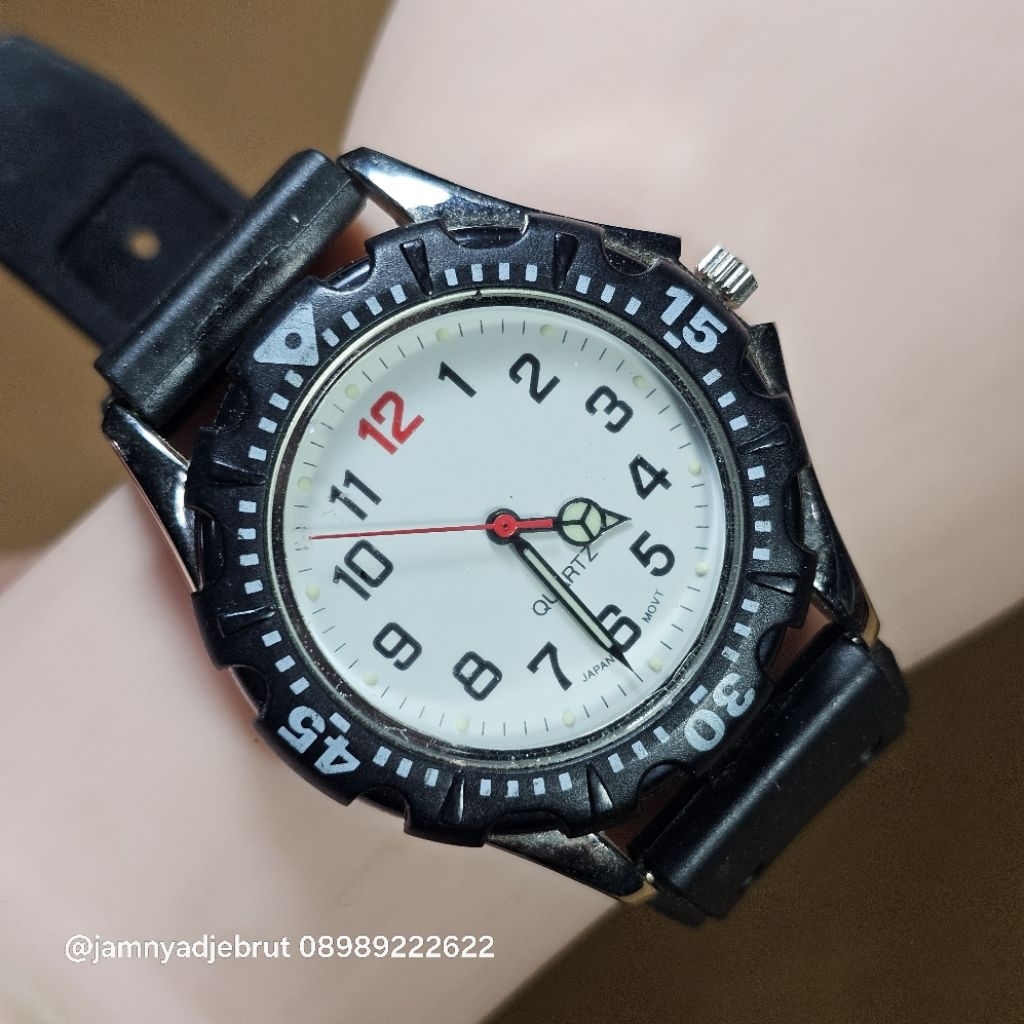 Jam Diver Nobrand Black White Vintage BekasUkuran