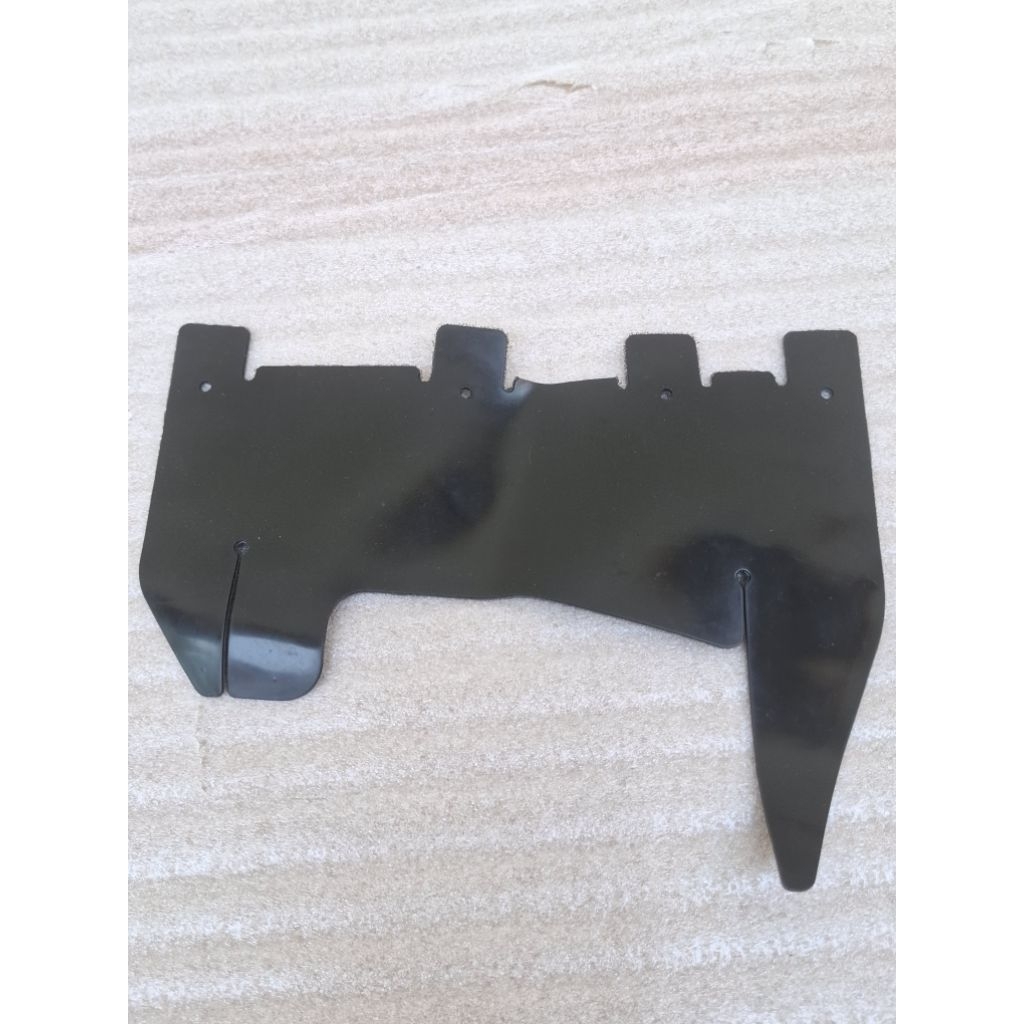 TAHANAN LUMPUR/MUDFLAP VARIO 125-150 LED K59 ORIGINAL
