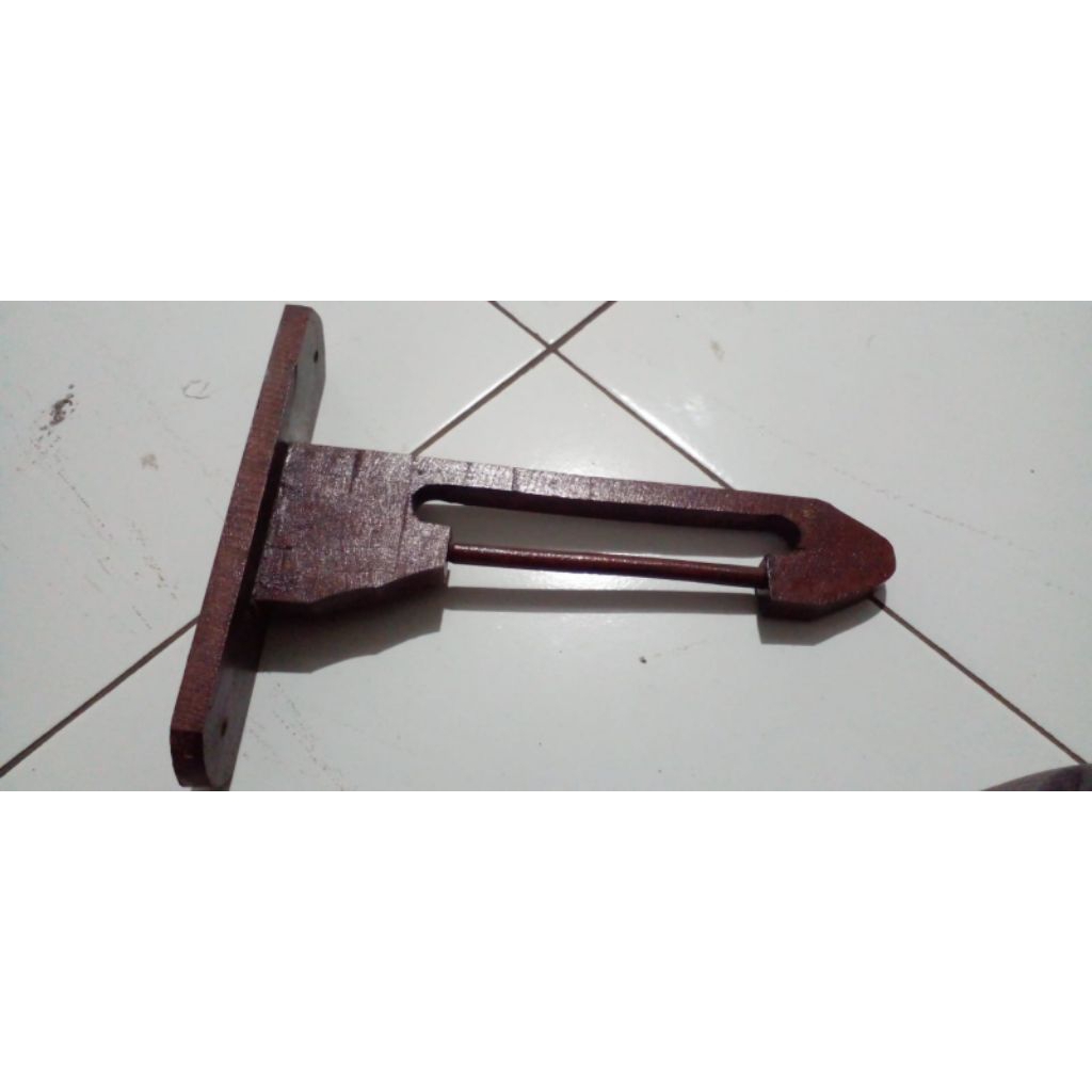 pajangan dinding kayu untuk cantolan hanger second