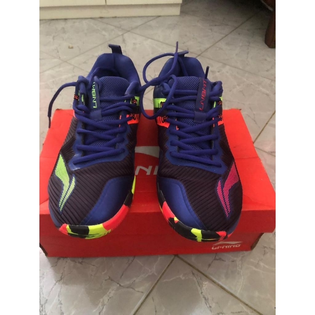 Sepatu Badminton Lining