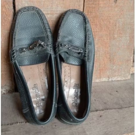 PRELOVED SEPATU SLIP ON WANITA SIZE 36