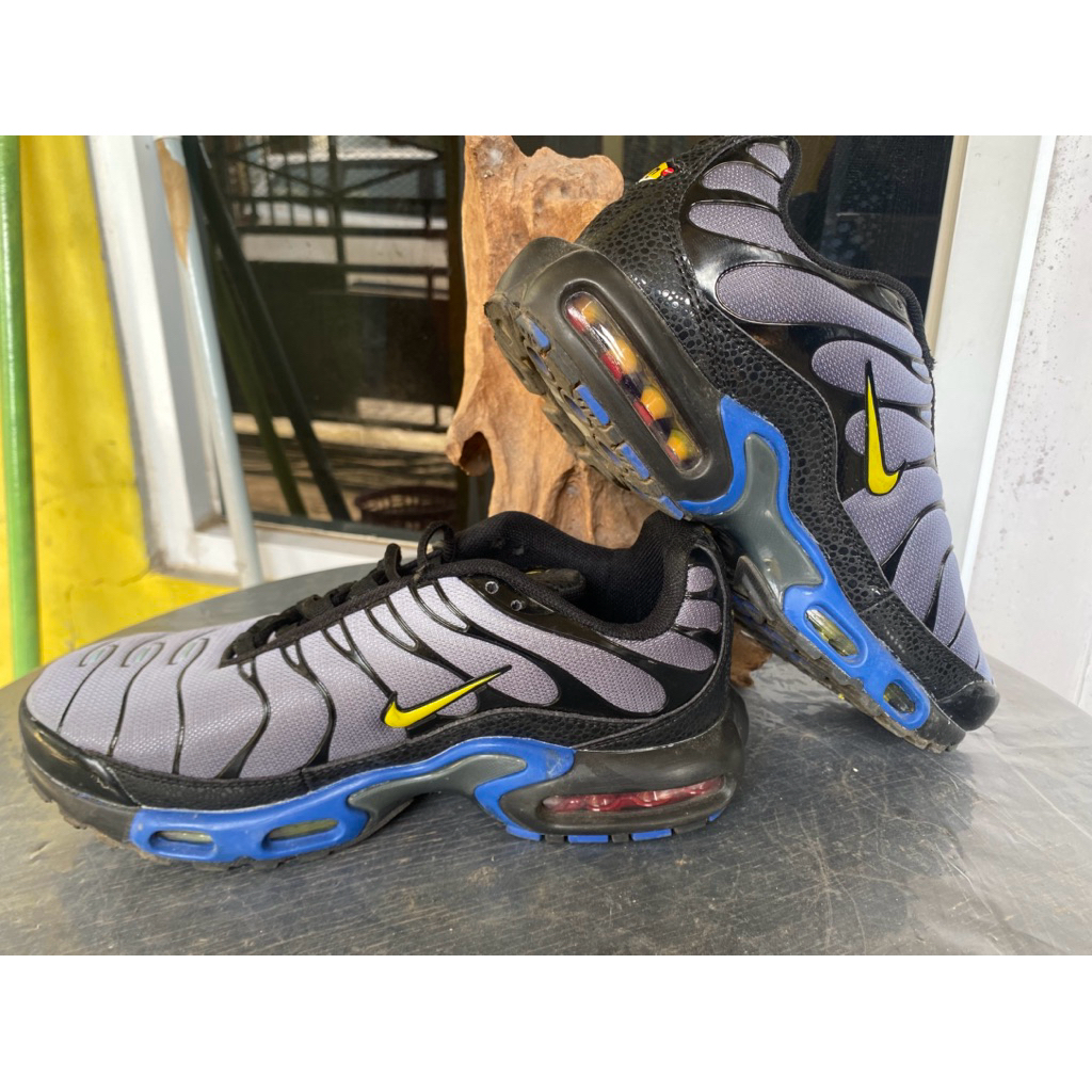 Sepatu Second Nike TN