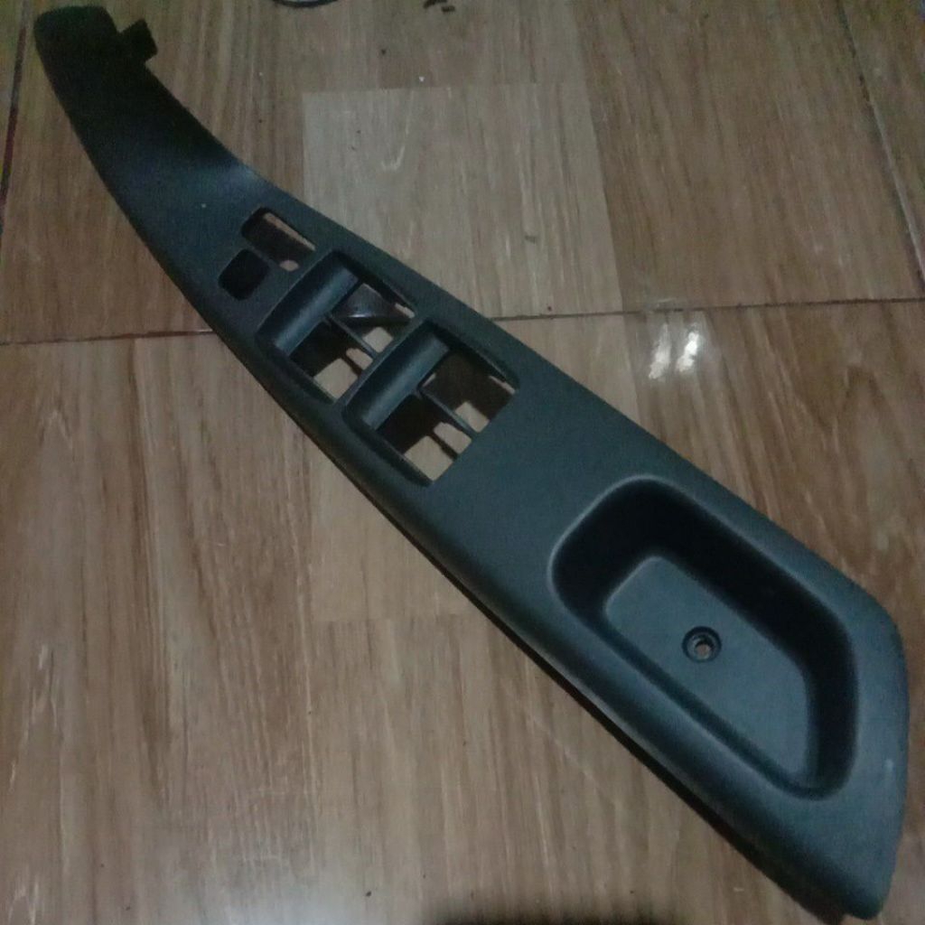 PANEL FRONT ARMREST, UPPER RH INOVA HILUX VIGO 2004-2012(74231-OK090)