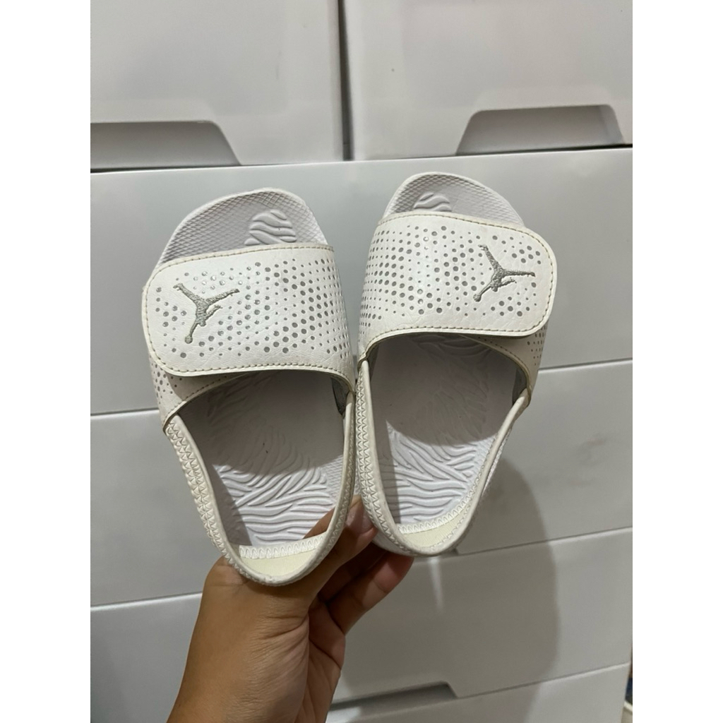 sandal jordan 10c/27