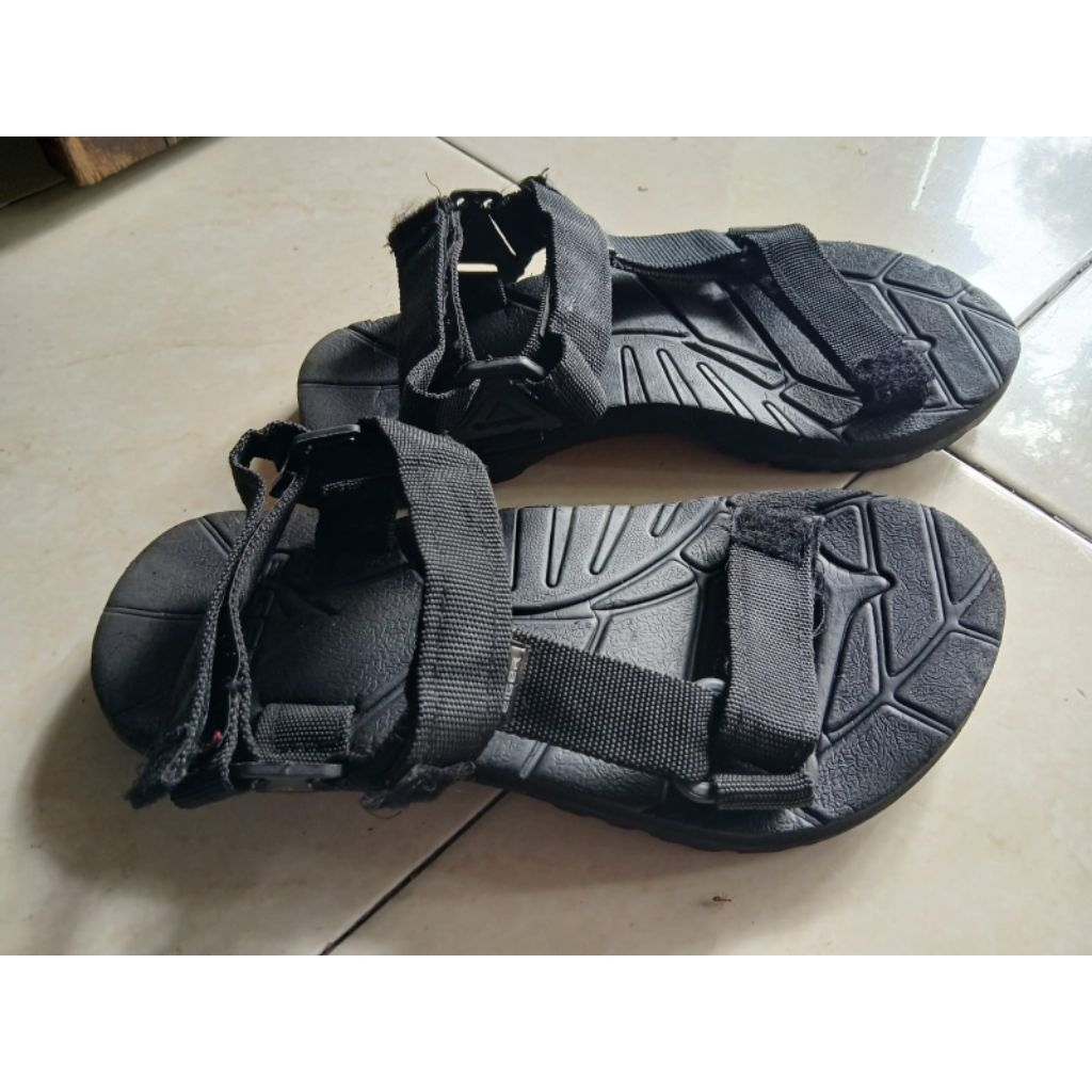 sandal Eiger ori size 40 second