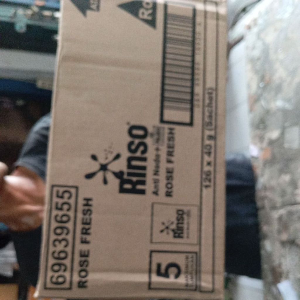 Rinso molto Bubuk gantung per dus isi 20 renceng x 6 bungkus